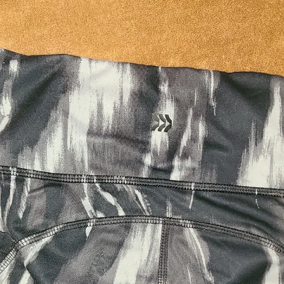 Blue and Black Patterned Leggings - Picture 3 of 5